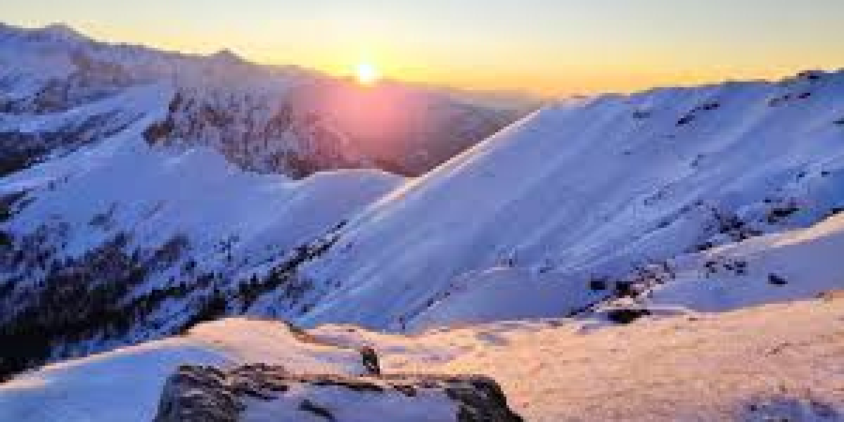 The Kedarkantha Trek: A Snowy Stairway to the Sky