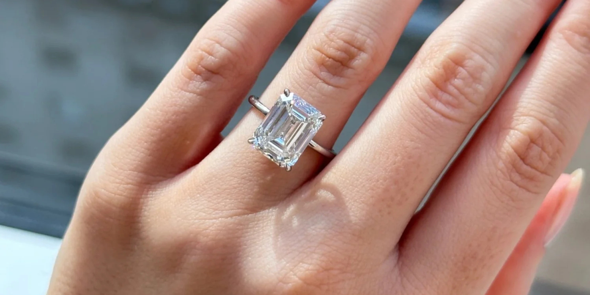 Emerald Cut Diamond Rings: A Statement of Sophistication