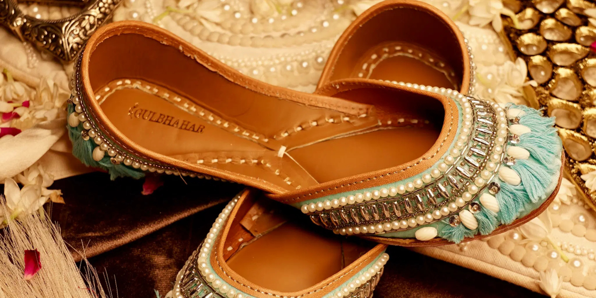 Why Juttis Are The Ideal Gift