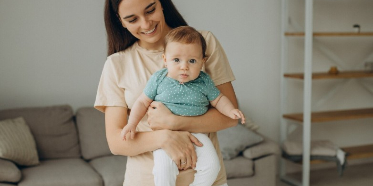 Cultural Etiquette and Communication Tips for Families and Live-in Nannies in Dubai  