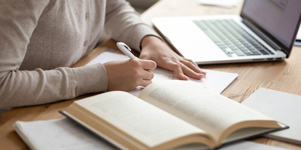 Top Benefits of Hiring the Best Book Marketing Services for Authors