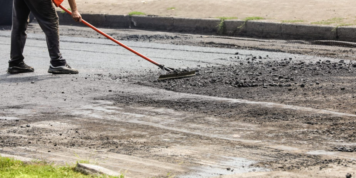 Fast & Affordable Asphalt Repair in Kouts, IN | Pothole & Crack Sealing
