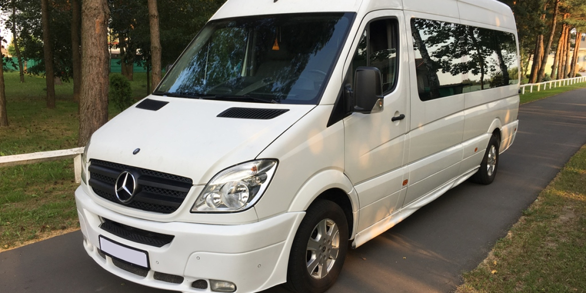 Planning Your Next Group Outing with a 9 Seater Minibus
