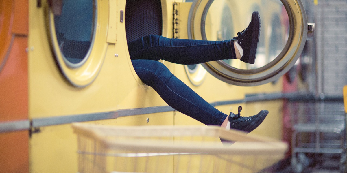 Silk Streets & Sharp Suits: The Rise of Premium Dry Cleaning in Business Bay