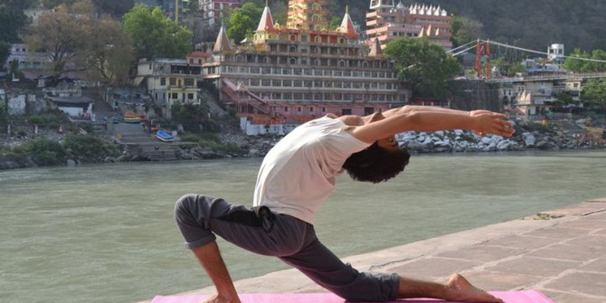 Explore the Best Yoga Teacher Training in Rishikesh