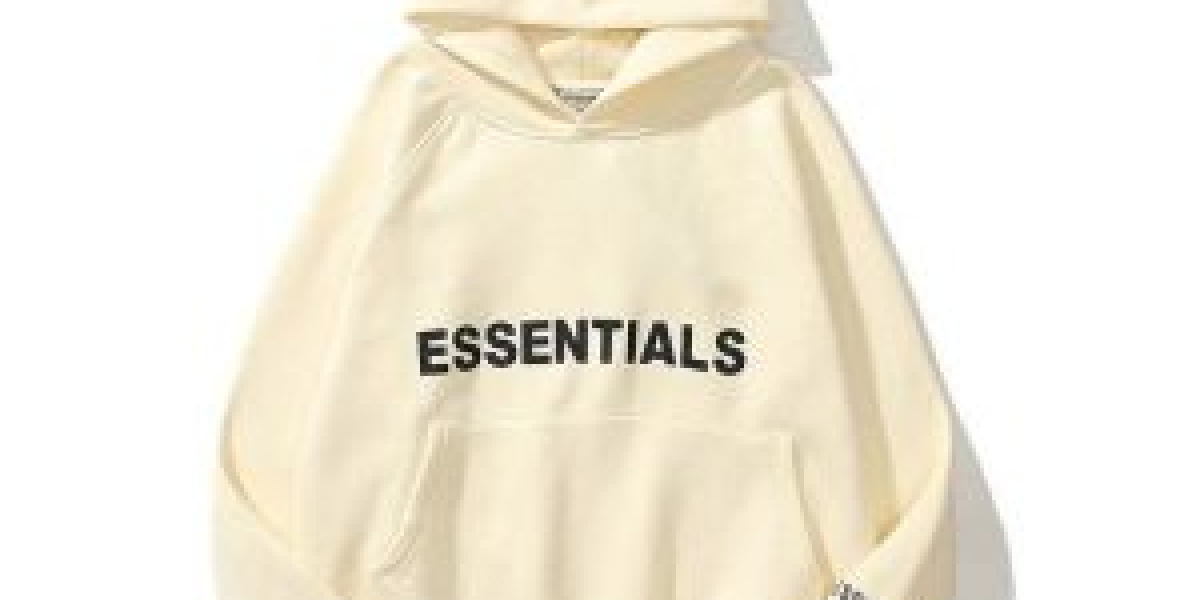 Essentials Hoodie – Classic Comfort Meets Modern Streetwear