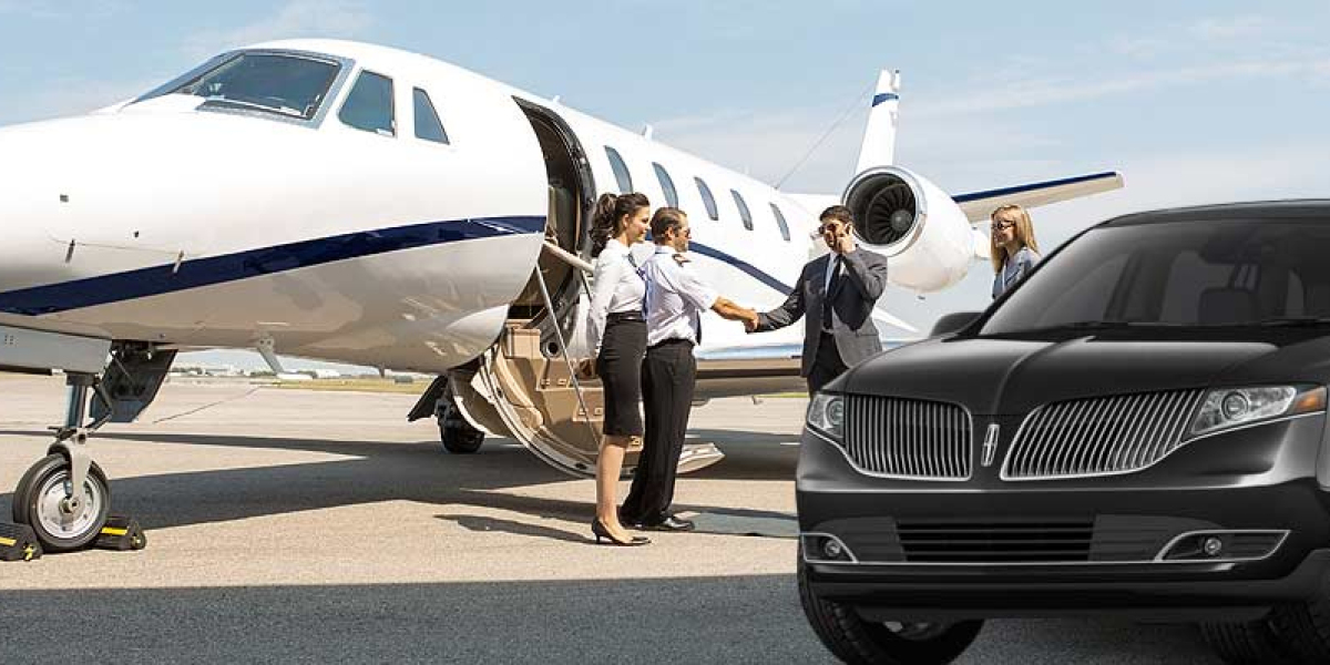 Luxury Airport Limo Service: Travel in Style and Comfort