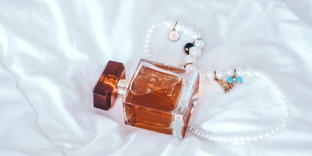 Perfume Notes Decoded: Understanding Top, Heart, and Base