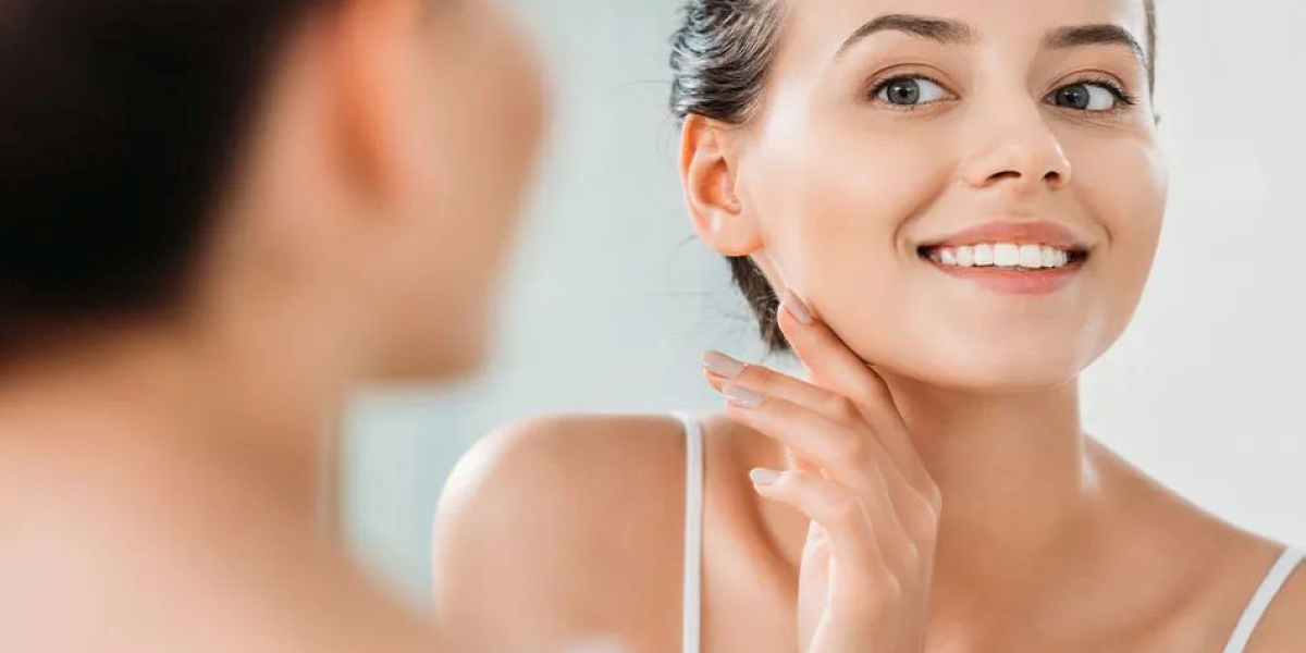Anti-Aging Treatment in Delhi at Aayna Clinic – Restore Youthful Radiance