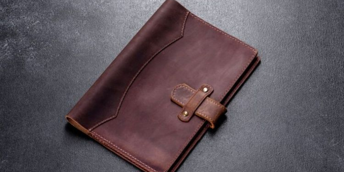 Top Benefits of Using a Leather Portfolio for Professionals