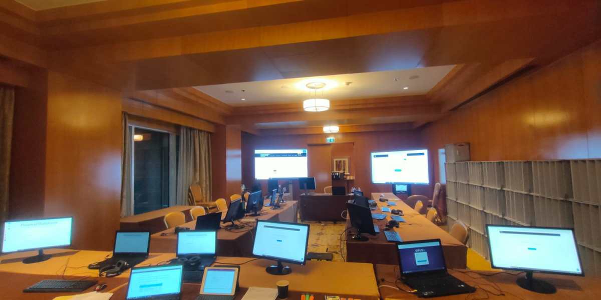 Are Touchscreen Laptop Hire in Dubai Best for Events?