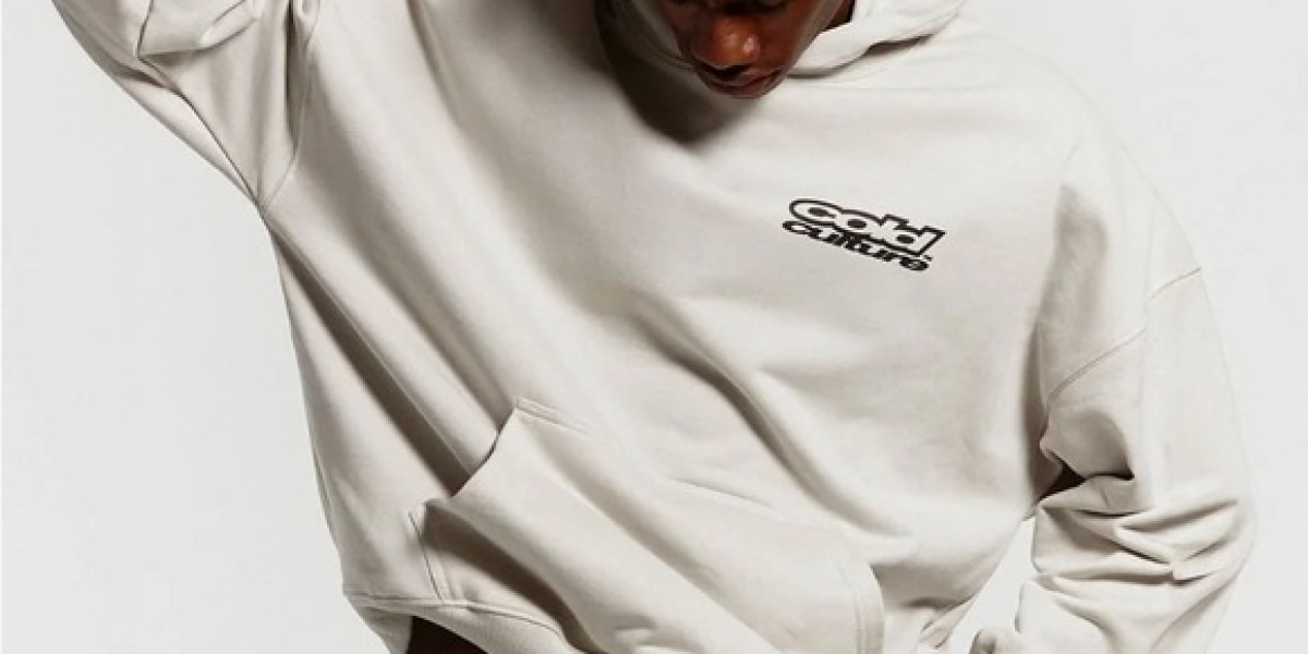 Cold Culture Spain Hoodie A Fusion of Streetwear and Modern Elegance
