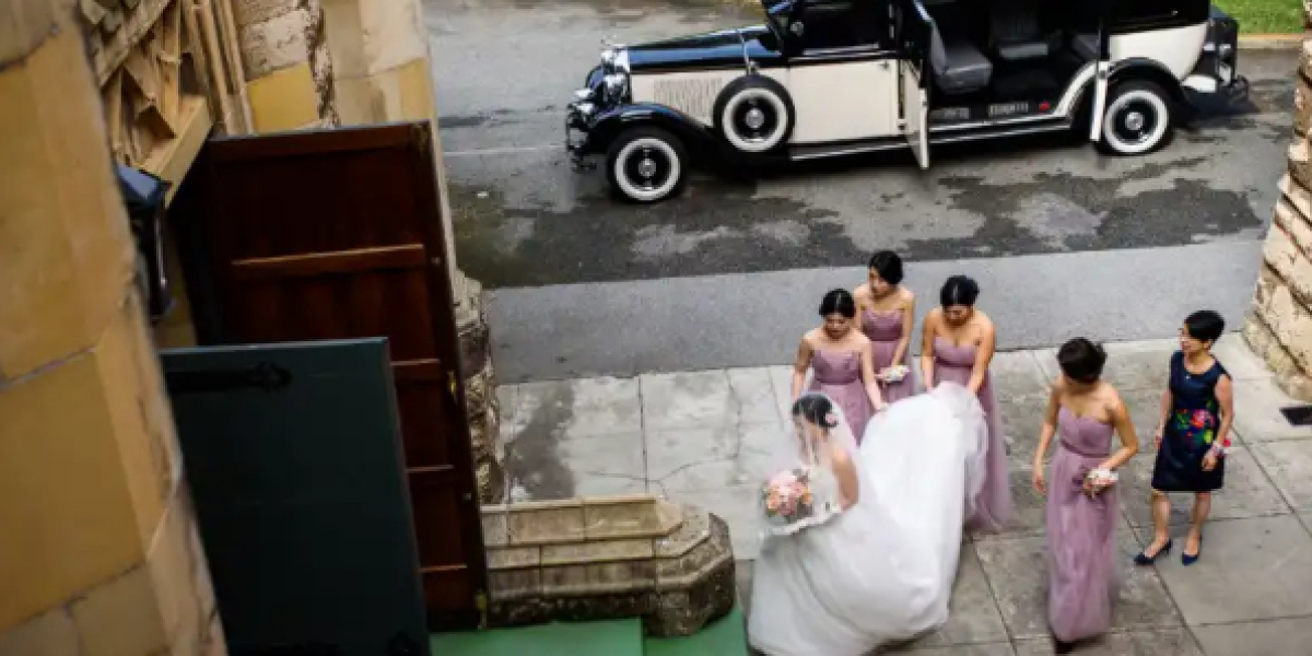Arrive in Style with Vintage Car Hire Perth for Your Wedding