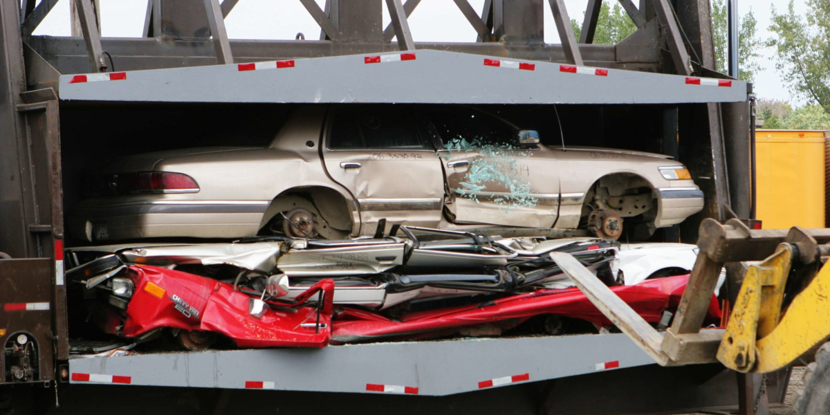 Scrap Car Services in Canada: Turning Old Cars into Cash and Sustainability