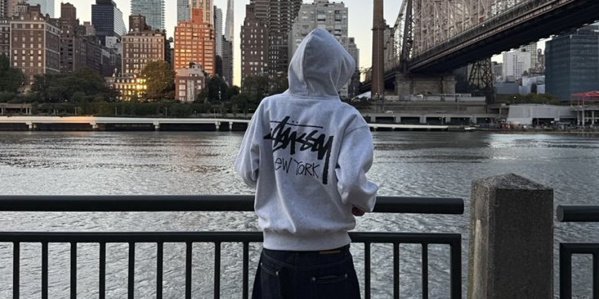 The Rise of Winter Street Style in Los Angeles: How the Stussy x Nike Collaboration Is Redefining Fashion