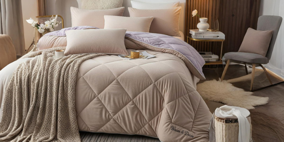 Bedding sets with comforter