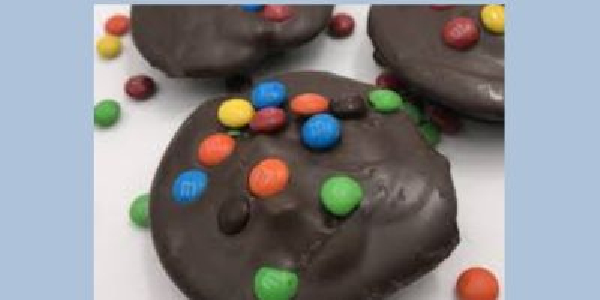 Indulge in the Perfect Blend of Sweet and Dark: Dark Chocolate Peanut Butter M&Ms & Chocolate Strawberry Cake Re