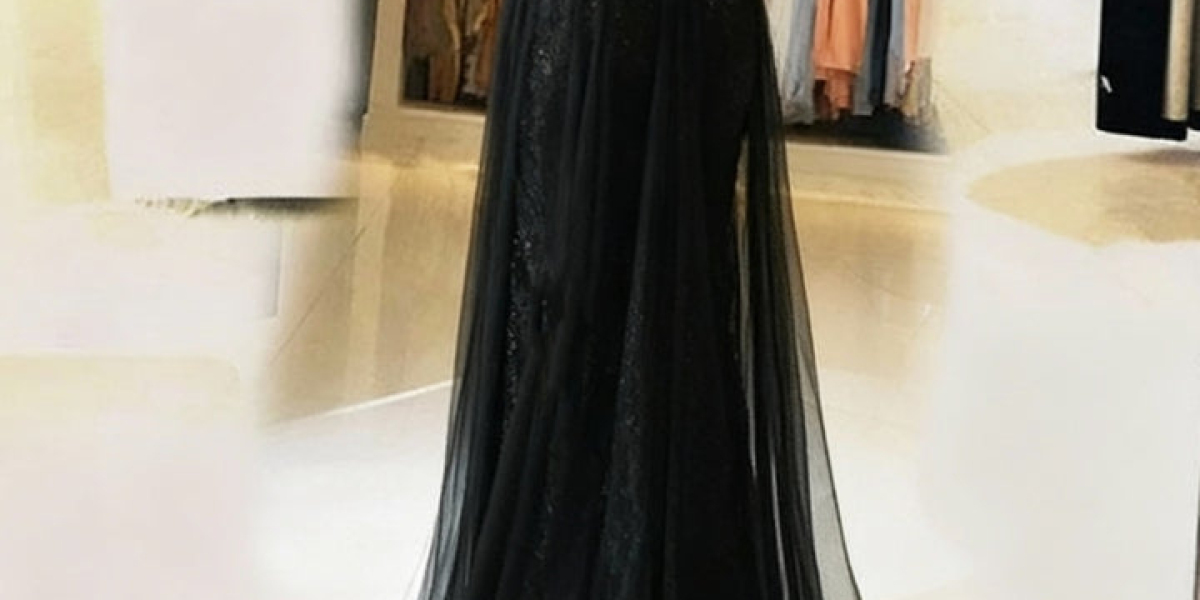 Best Ways to Accessorize a Black Dress for a Wedding