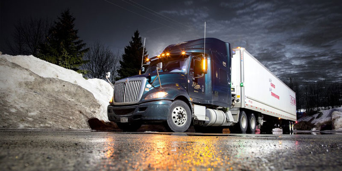 How Dispatch Services Help Box Truck Owners Find High-Paying Loads