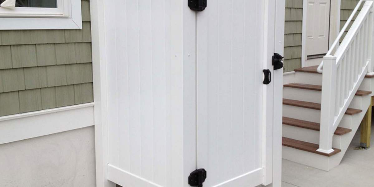 Perfect Outdoor Shower Enclosures For Pools, Gardens, And Backyards In Miami