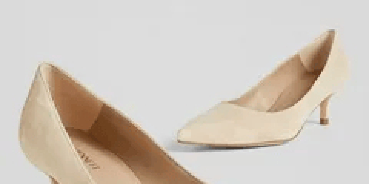 How Do You Choose the Right Court Shoes for Your Feet?