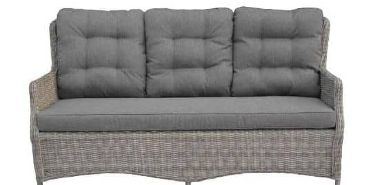 Houten tuinbank die jarenlang meegaat in weer en wind