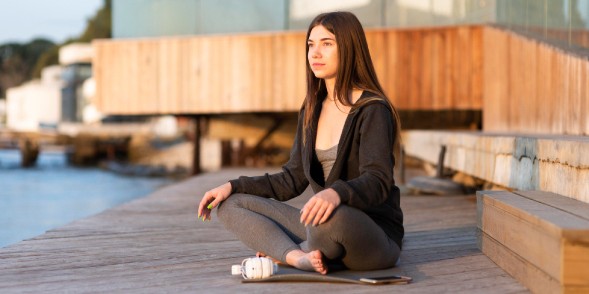Yoga Jacket – Comfortable, Breathable & Flexible for Every Practice
