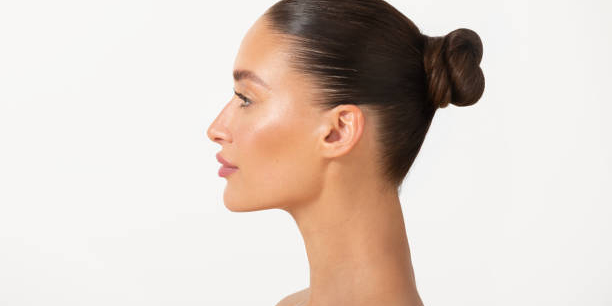 كيف تؤثر عملية تجميل الأنف على مظهر الوجه؟