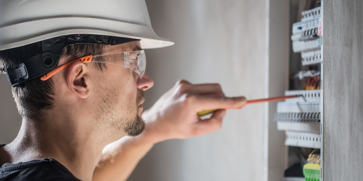 Choosing the Right Electrical Services Company in the UAE