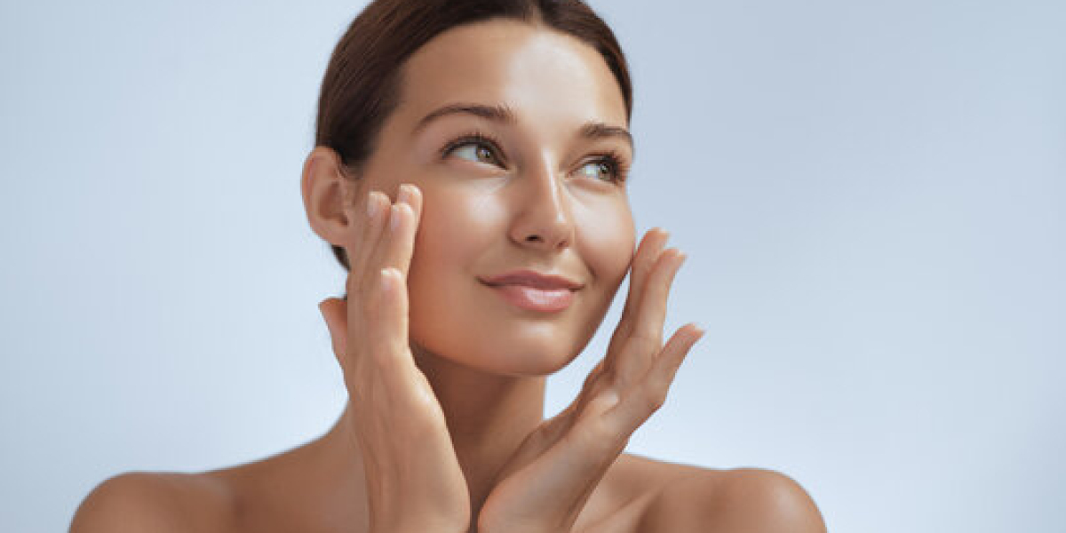 The Ways Wearable Health Trackers Benefit Your Skin